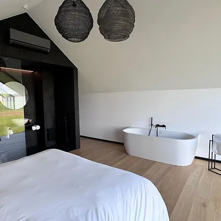 Insolite - Romantic Escape